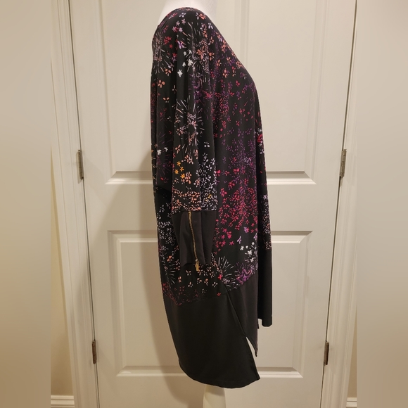 NWOT Woman Within Plus Size Long Black Floral Tunic with Zipper Sleeves - 18/20 - Picture 3 of 8